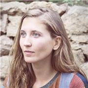 sono di madre lingua spagnola , con esperienza da insegnante di spagnolo all' estero.
diplomata in sociologia e realizzato progetti socio educativi con il comune di Barcelona